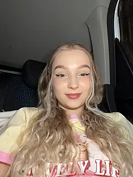 Snapshot of -teenytiny- chatting on 14, 12, 2025 -teenytiny- online show from 14, 12, 2025