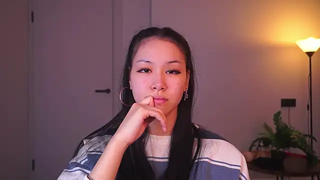 Snapshot of DonaPelligrino chatting on 14, 12, 2025 DonaPelligrino online show from 14, 12, 2025