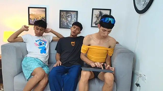 Snapshot of SWEET_RABBIT1 chatting on 15, 12, 2025 SWEET RABBIT1 online show from 15, 12, 2025