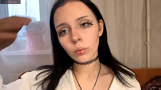 Eva blo0m online show from 15, 12, 2025