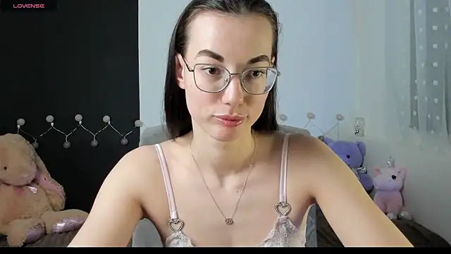 EmmaJacson online show from 3, 3, 2026