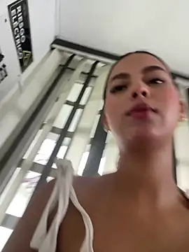 Valeria-escobar online show from 13, 4, 2026