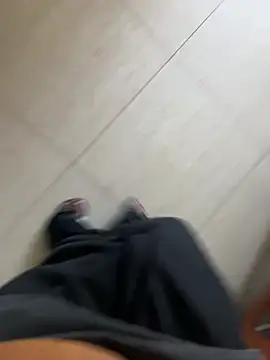 Snapshot of Comeonmyhouse22cm chatting on 2, 2, 2026 Comeonmyhouse22cm online show from 2, 2, 2026