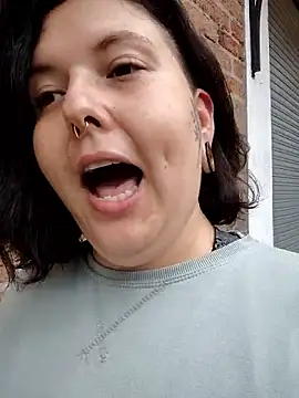 Divine Pouvoir online show from 19, 2, 2026