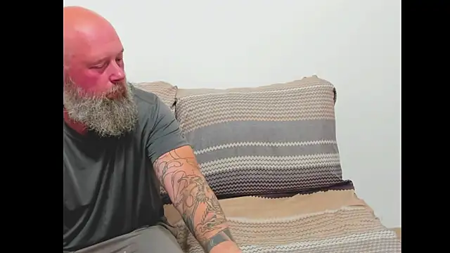 Aurora and the beast online show from 5, 1, 2026