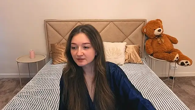 CyrenaLuxe online show from 1, 4, 2026