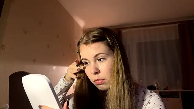 Snapshot of MaevAmy chatting on 17, 12, 2025 MaevAmy online show from 17, 12, 2025