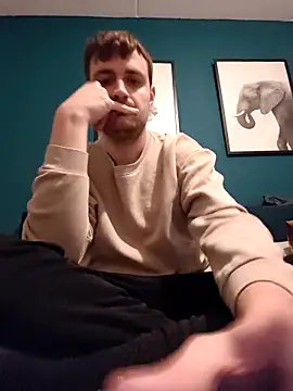 Snapshot of slutguy97 chatting on 7, 1, 2026 slutguy97 online show from 7, 1, 2026