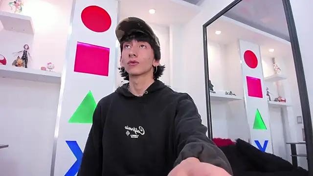 Snapshot of Cody_Bloom chatting on 18, 12, 2025 Cody Bloom online show from 18, 12, 2025