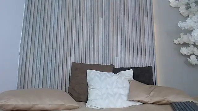 SmoothAlpha  online show from 18, 12, 2025