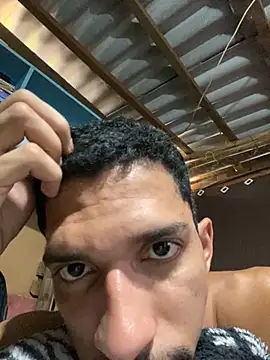 Snapshot of rocchw chatting on 4, 4, 2026 rocchw online show from 4, 4, 2026