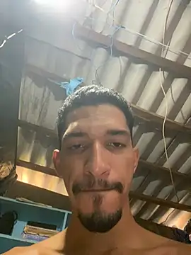 Snapshot of rocchw chatting on 5, 4, 2026 rocchw online show from 5, 4, 2026