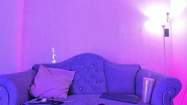 Snapshot of Taniandmarkos chatting on 14, 12, 2025 Taniandmarkos online show from 14, 12, 2025