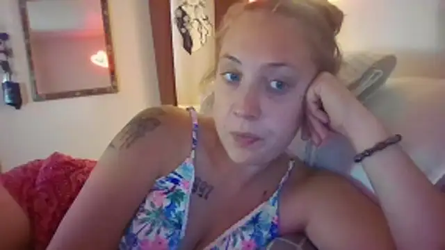 Snapshot of dixielover1229 chatting on 15, 6, 2026 dixielover1229 online show from 15, 6, 2026