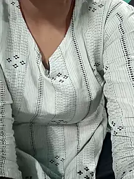Snapshot of teena-11 chatting on 16, 5, 2026 teena-11 online show from 16, 5, 2026