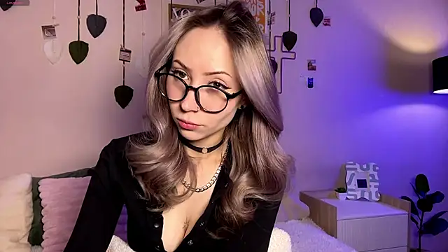 Snapshot of sun_under_skyy chatting on 5, 5, 2026 sun under skyy online show from 5, 5, 2026