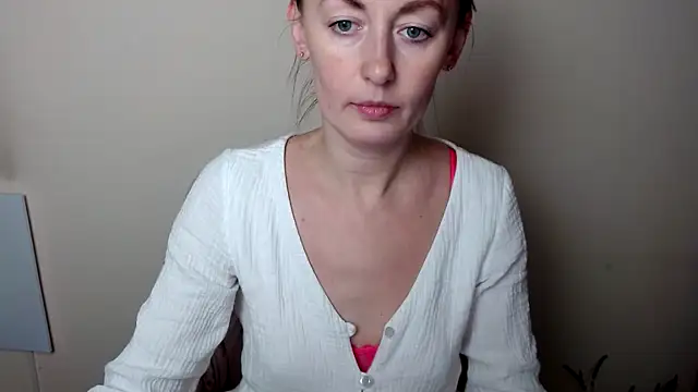 LiaSeass  online show from 8, 1, 2026