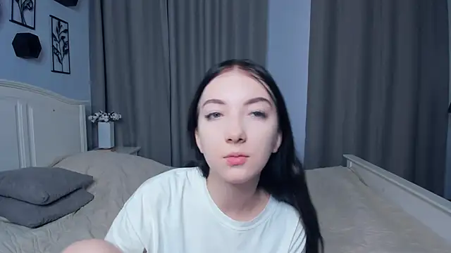 Snapshot of JanettVeld chatting on 15, 12, 2025 JanettVeld online show from 15, 12, 2025