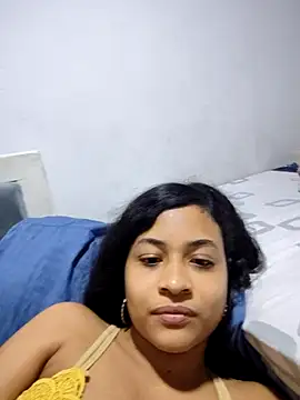 Snapshot of DAFNNEE_HOT chatting on 4, 2, 2026 DAFNNEE HOT online show from 4, 2, 2026