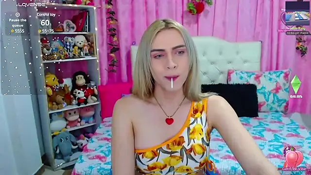 Snapshot of golden_girl01 chatting on 16, 3, 2025 golden girl01 online show from 16, 3, 2025