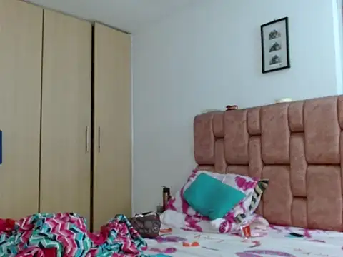 Snapshot of vanessa_hot69_ chatting on 14, 12, 2025 vanessa hot69 online show from 14, 12, 2025