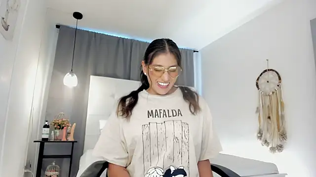 liaa moretti  online show from 13, 1, 2026