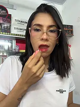 lunaluxury22 online show from 30, 3, 2026