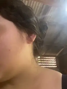 Snapshot of Maduzinha_ofc chatting on 16, 12, 2025 Maduzinha ofc online show from 16, 12, 2025