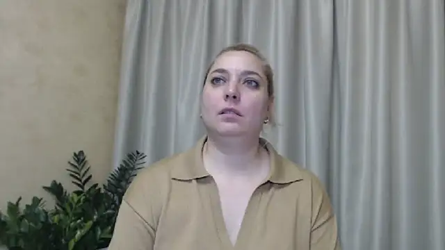 Snapshot of sweetpussy13 chatting on 11, 12, 2024 sweetpussy13 online show from 11, 12, 2024