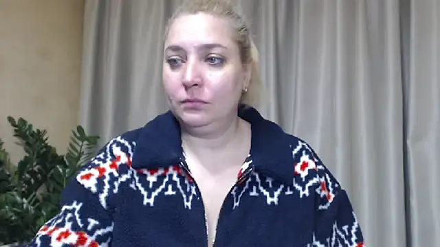 Snapshot of sweetpussy13 chatting on 16, 12, 2025 sweetpussy13 online show from 16, 12, 2025