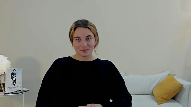 Snapshot of VeniceMostrom chatting on 16, 12, 2025 VeniceMostrom online show from 16, 12, 2025