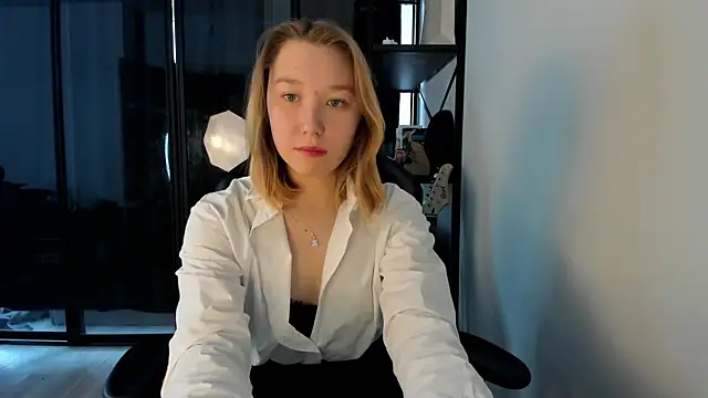 Agatha Mayson online show from 6, 2, 2026