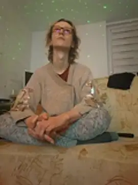 KoruYang online show from 14, 12, 2025