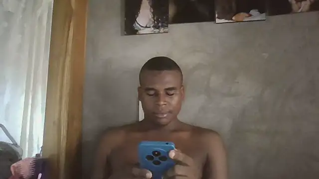 Snapshot of Riky1616- chatting on 14, 12, 2025 Riky1616- online show from 14, 12, 2025