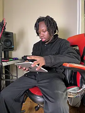 YourLittleBoyfriend online show from 28, 2, 2026