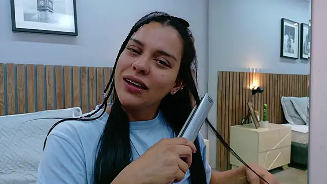 Mia Bellefort online show from 11, 2, 2026