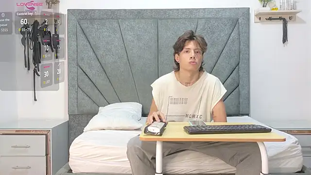 Snapshot of LoganRyder_OS chatting on 15, 12, 2025 LoganRyder OS online show from 15, 12, 2025