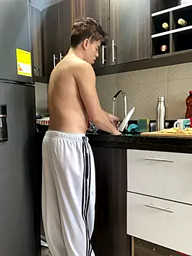 Snapshot of maxxcooper1 chatting on 15, 12, 2025 maxxcooper1 online show from 15, 12, 2025