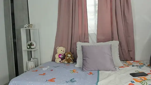 Annyeliz online show from 16, 4, 2026