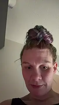 bluntbeautyxo online show from 9, 4, 2026