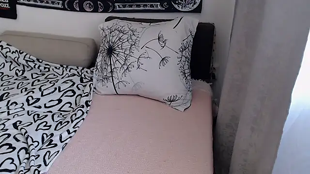 Snapshot of AlienforTwenty chatting on 28, 6, 2026 AlienforTwenty online show from 28, 6, 2026