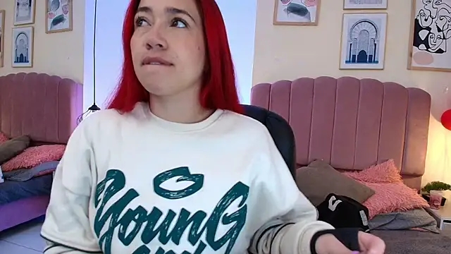 Celestee15  online show from 7, 4, 2026