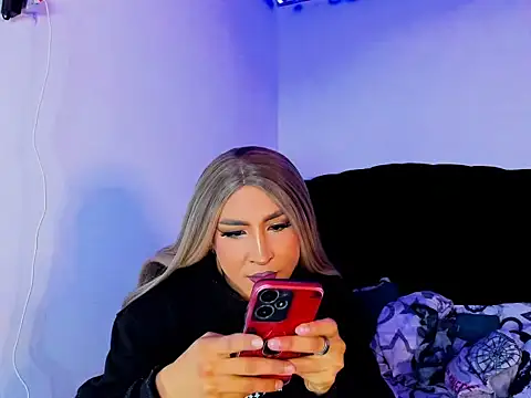 Snapshot of georgiina_giio chatting on 16, 12, 2025 georgiina giio online show from 16, 12, 2025