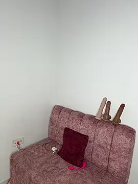 Hotbrunette mia online show from 16, 1, 2026