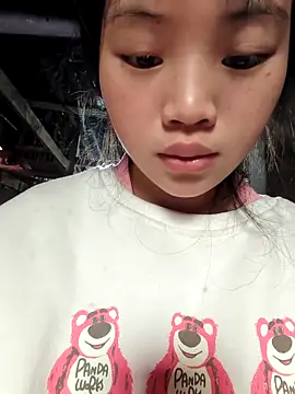 Snapshot of Quieny-x chatting on 15, 12, 2025 Quieny-x online show from 15, 12, 2025