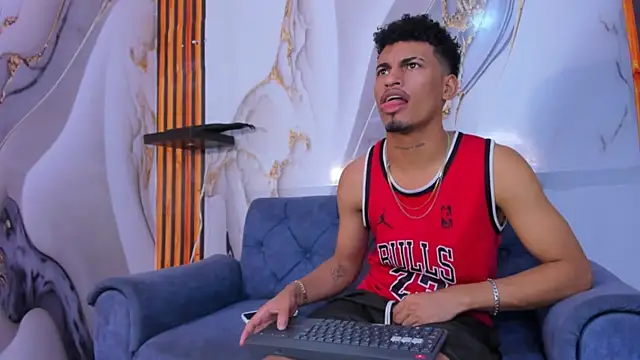 Snapshot of AresDAMM chatting on 15, 12, 2025 AresDAMM online show from 15, 12, 2025