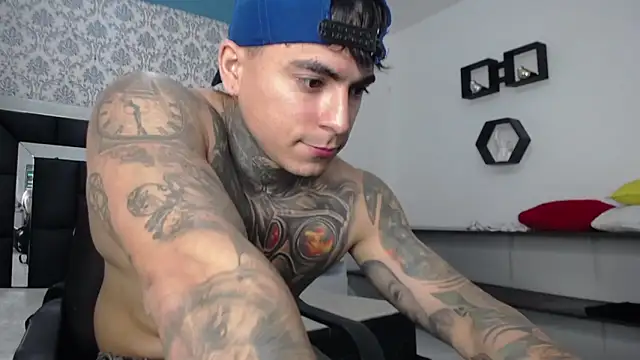 LoganCollins  online show from 16, 12, 2025