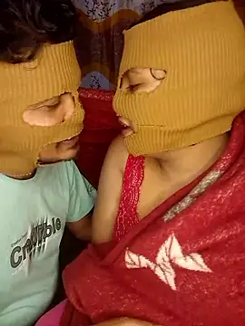 Snapshot of Crazy_Couple_1 chatting on 6, 1, 2026 Crazy Couple 1 online show from 6, 1, 2026