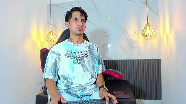 Snapshot of SalvatoreMontes chatting on 16, 12, 2025 SalvatoreMontes online show from 16, 12, 2025