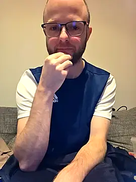 Snapshot of SoftishInflow chatting on 15, 12, 2025 SoftishInflow online show from 15, 12, 2025